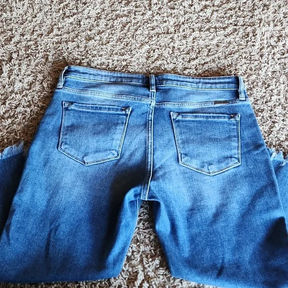 KanCan Distressed Denim Capris Size 13 - Picture 4 of 8